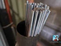 Assortiment schroeven en ijzerwaren - afbeelding 6 van  24