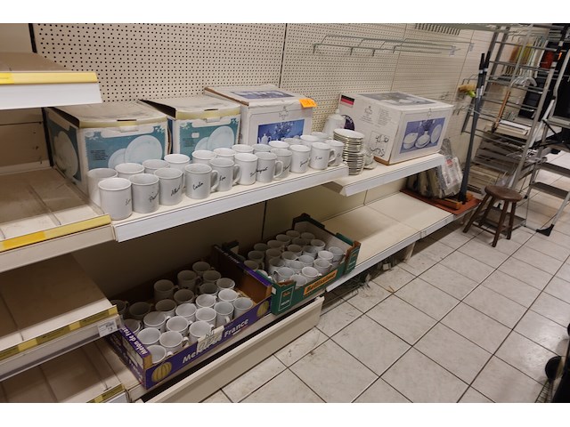 Assortiment servies - afbeelding 1 van  9