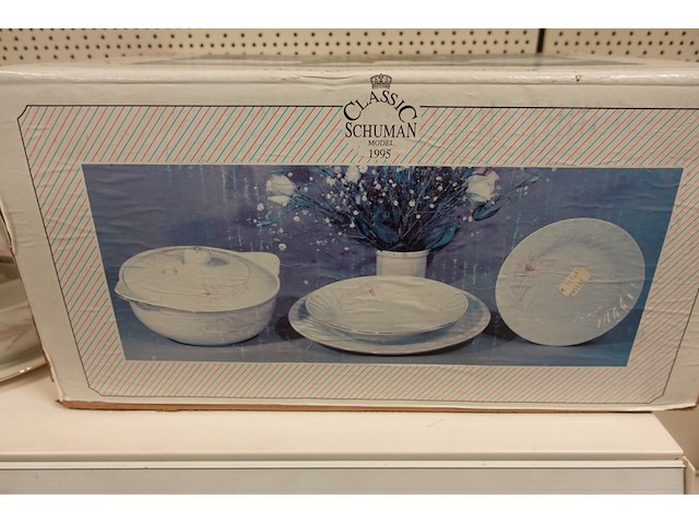 Assortiment servies - afbeelding 6 van  9