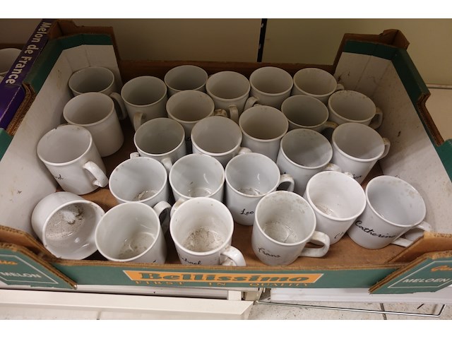Assortiment servies - afbeelding 8 van  9