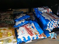 Assortiment snoep en koekjes - afbeelding 7 van  9