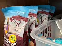 Assortiment voeding en toebehoren voor vogels - afbeelding 4 van  4