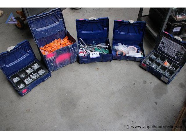 Assortimentskoffer 1 - bevestigingsmateriaal, oranje klemmen assortimentskoffer 2 - gereedschap, diverse maten assortimentskoffer 3 - tape, accessoires assortimentskoffer 4 - bevestigingsmateriaal assortimentskoffer 5 - bevestigingsmateriaal, connectoren - afbeelding 1 van  3
