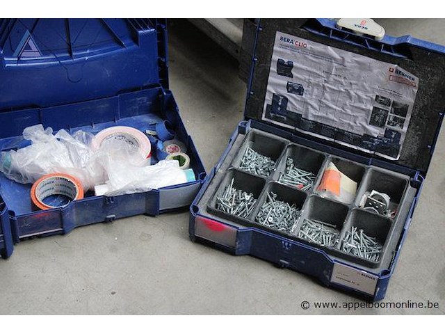 Assortimentskoffer 1 - bevestigingsmateriaal, oranje klemmen assortimentskoffer 2 - gereedschap, diverse maten assortimentskoffer 3 - tape, accessoires assortimentskoffer 4 - bevestigingsmateriaal assortimentskoffer 5 - bevestigingsmateriaal, connectoren - afbeelding 3 van  3