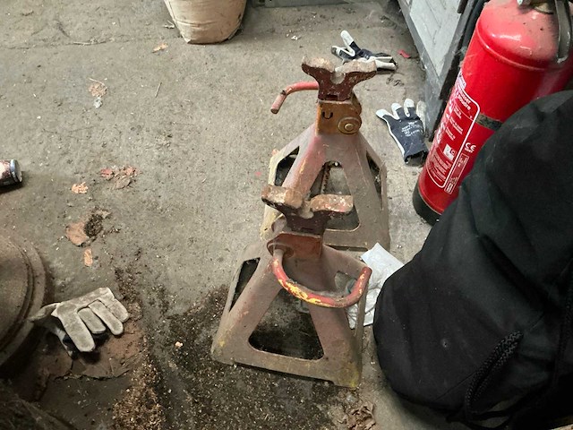 Assteun (4x) - afbeelding 1 van  2