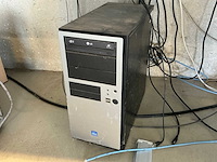 Asus desktop - afbeelding 2 van  2