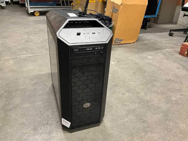Asus hx750i cooler master desktop computer - afbeelding 1 van  12