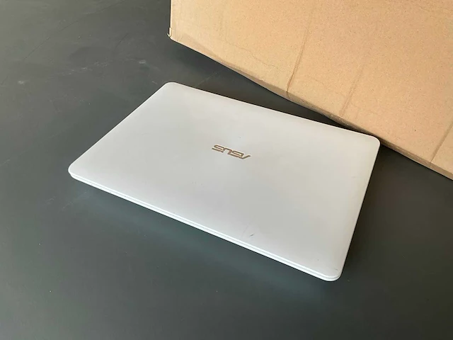 Asus r301u laptop - afbeelding 5 van  7