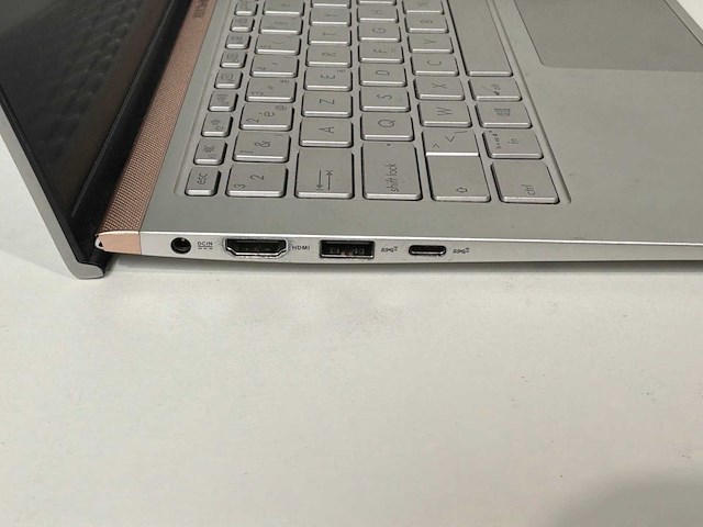 Asus zenbook ux433f notebook - afbeelding 5 van  9