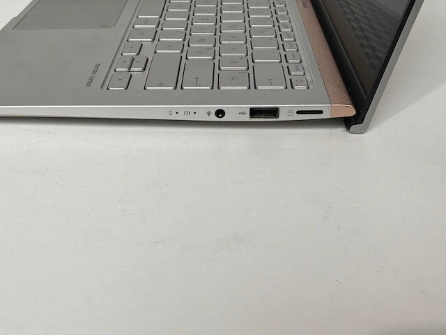 Asus zenbook ux433f notebook - afbeelding 6 van  9