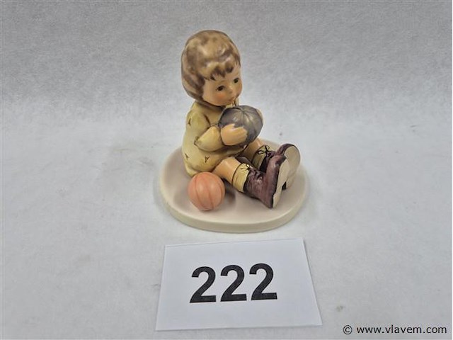 At play - afbeelding 1 van  3