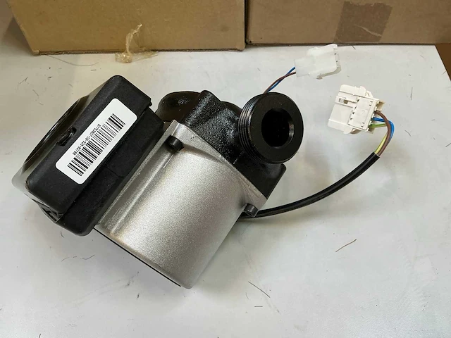 Atag upm2 20-70 circulatiepomp (2x) - afbeelding 4 van  4