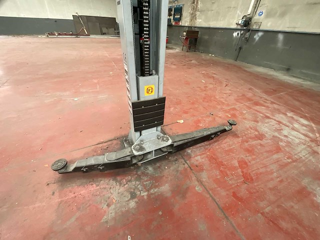 Ath-heinl 2.40hx3 garagebrug (2-kolommen hefbrug) - afbeelding 3 van  5