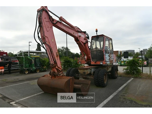 Atlas 1304 graafmachine/bandenkraan - afbeelding 1 van  22