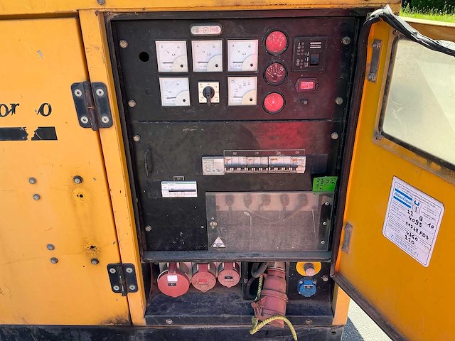 Atlas copco qas48 56kva stroomgenerator - afbeelding 4 van  7