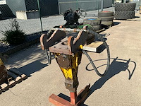 Atlas copco sbc 410 hydraulische breekhamer - afbeelding 1 van  2