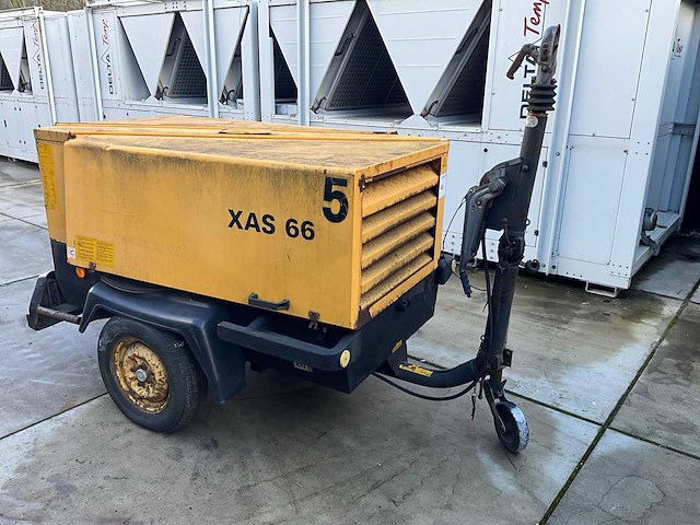 Atlas copco xas66 mobiele schroefcompressor - afbeelding 1 van  12