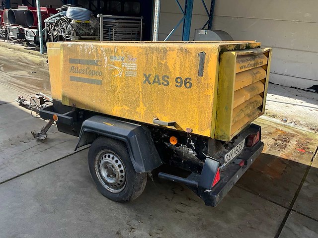 Atlas copco xas96 mobiele schroefcompressor - afbeelding 1 van  8