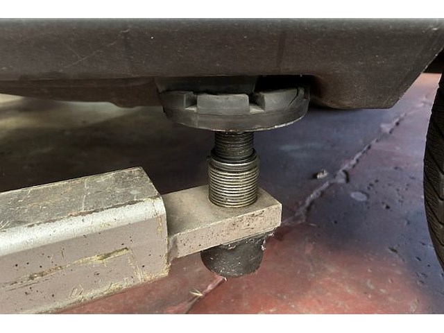 Att nussbaum 2-paal hefbrug 4000 kg - afbeelding 4 van  13