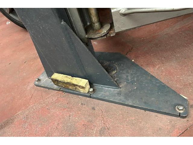 Att nussbaum 2-paal hefbrug 4000 kg - afbeelding 8 van  13