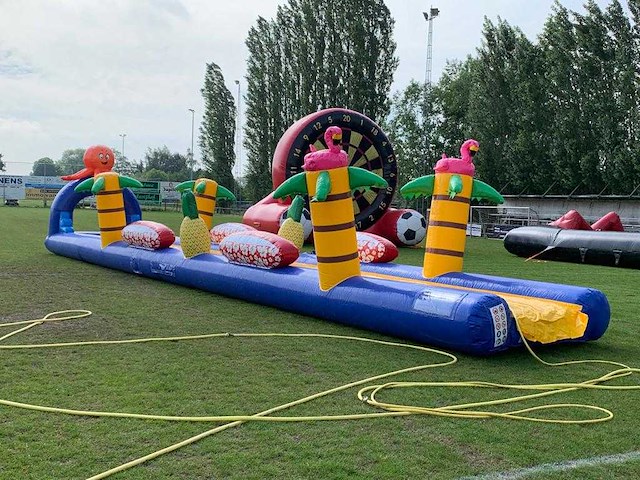 Attractie buikschuifbaan - springkasteel - afbeelding 1 van  3