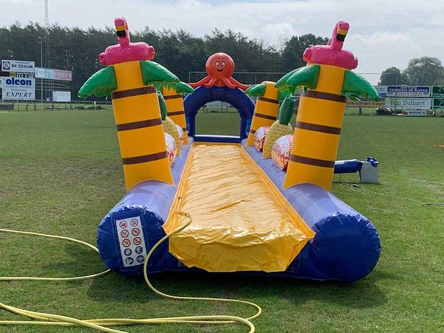 Attractie buikschuifbaan - springkasteel - afbeelding 2 van  3