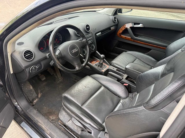 Audi - 2004 - a3 - personenauto - afbeelding 14 van  26