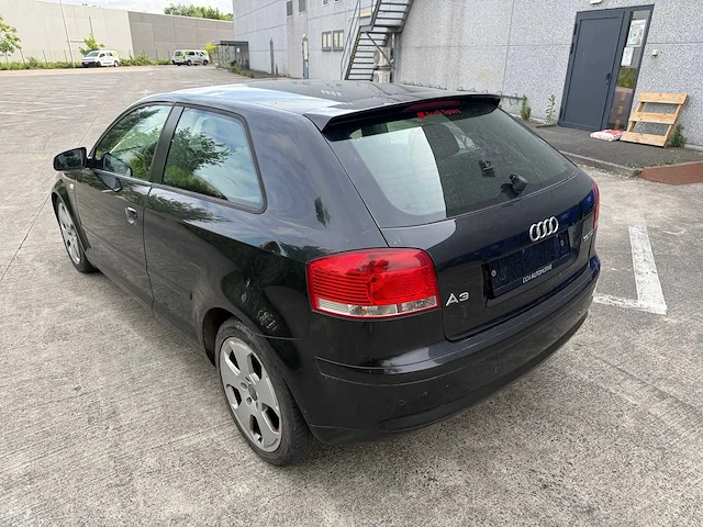 Audi - 2004 - a3 - - afbeelding 9 van  26