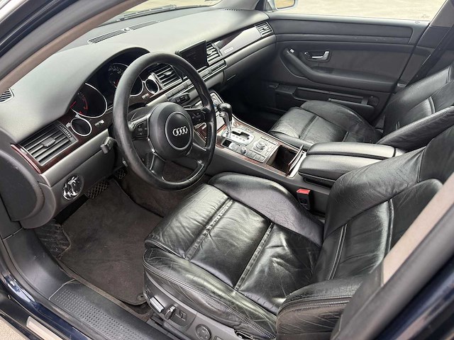 Audi - 2005 - a8 - personenauto - afbeelding 14 van  30