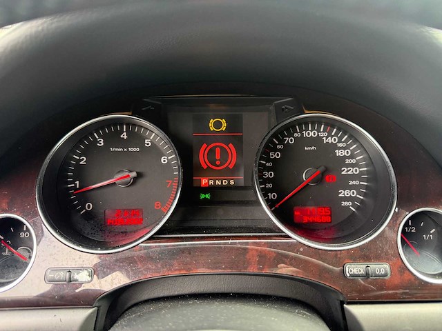 Audi - 2005 - a8 - personenauto - afbeelding 21 van  30