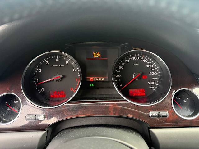 Audi - 2005 - a8 - personenauto - afbeelding 19 van  28