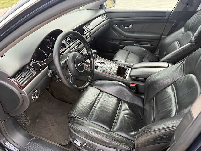 Audi - 2005 - a8 - personenauto - afbeelding 17 van  22