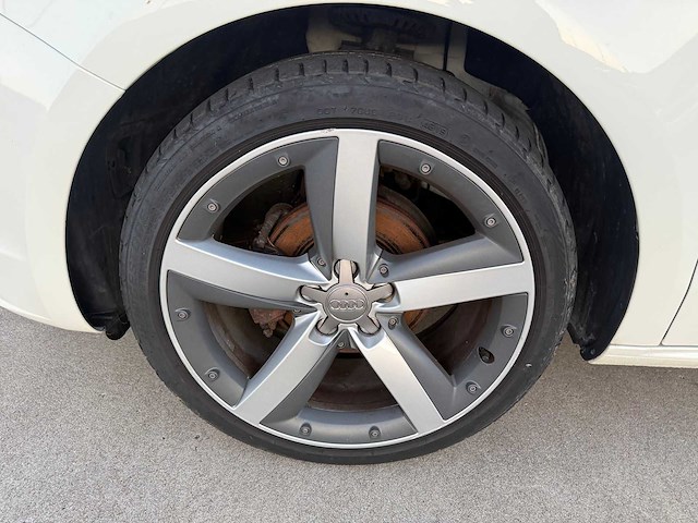 Audi - 2011 - a1 - personenauto - afbeelding 5 van  30