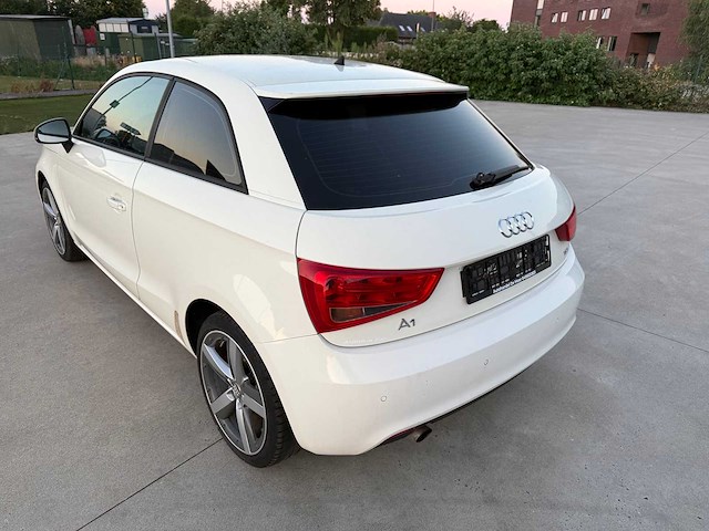 Audi - 2011 - a1 - personenauto - afbeelding 2 van  8