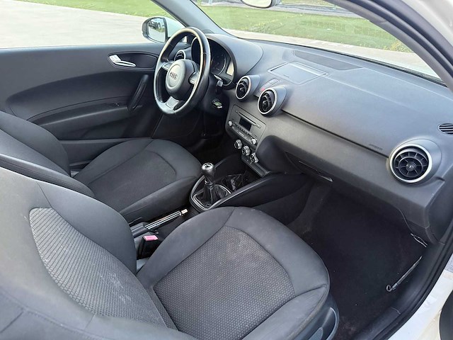 Audi - 2011 - a1 - personenauto - afbeelding 8 van  8