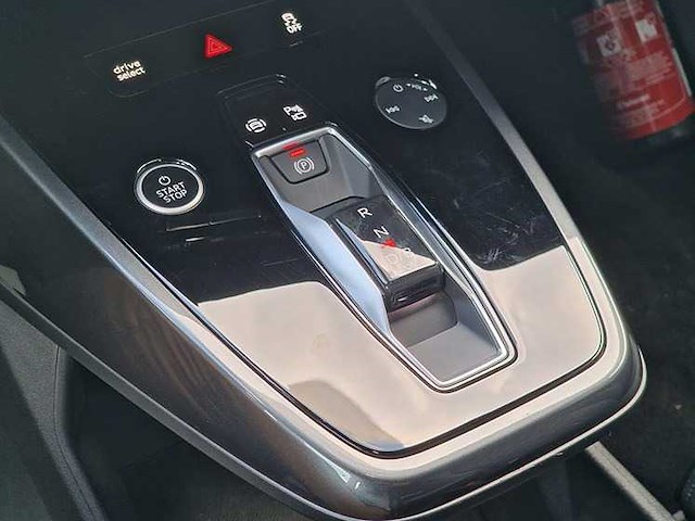Audi - 2022 - q4 e-tron 40 - personenauto - afbeelding 20 van  22