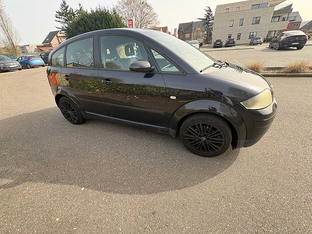 Audi - a2 - 1.6 fsi - car - 2003 - afbeelding 18 van  22