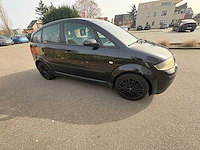 Audi - a2 - 1.6 fsi - car - 2003 - afbeelding 18 van  22