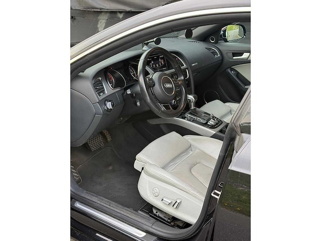 Audi - a5 sportback - car - 2012 - afbeelding 33 van  35