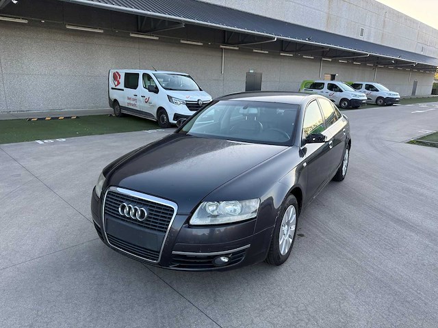 Audi - a6 - personenauto - afbeelding 23 van  33
