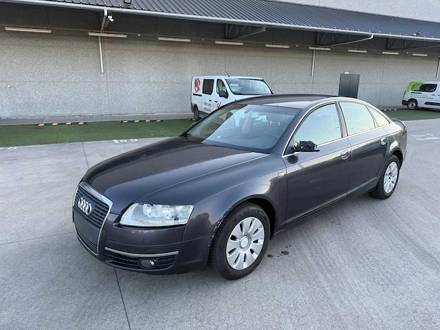 Audi - a6 - personenauto - afbeelding 30 van  33