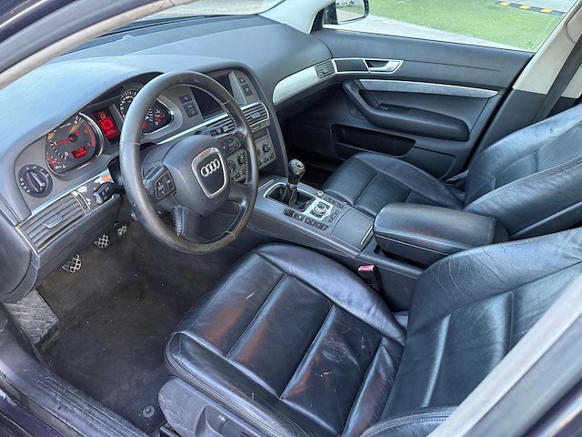 Audi - a6 - personenauto - afbeelding 17 van  29