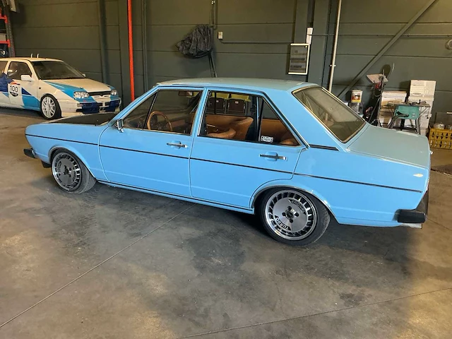 Audi - audi 80 - 80 b1 - oldtimer - afbeelding 32 van  33