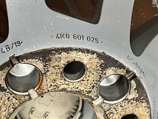 Audi - autoband - afbeelding 3 van  11