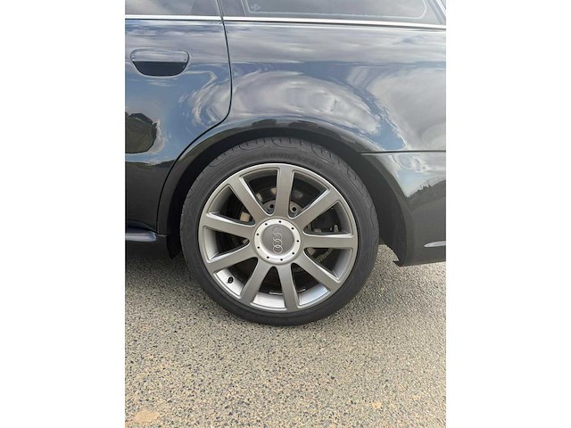 Audi - rs4 avant b5 - 2.7 v6 biturbo - klassieke auto's >15 - afbeelding 2 van  26