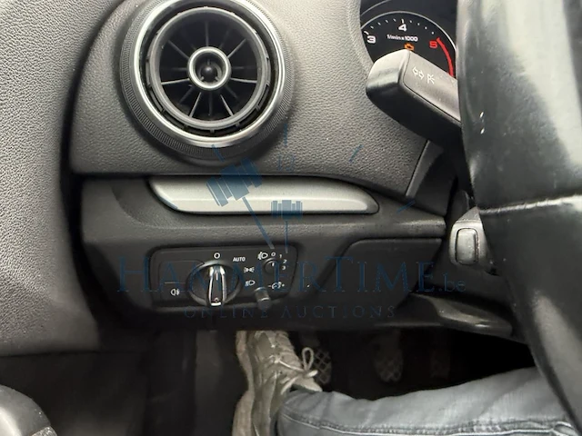 Audi a3 1.6 tdi attraction, 2015 - afbeelding 10 van  31