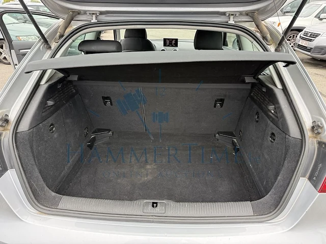 Audi a3 1.6 tdi attraction, 2015 - afbeelding 17 van  31
