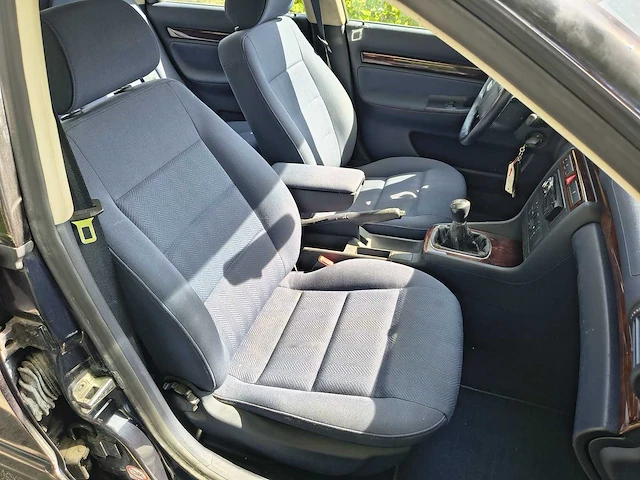 Audi a4 - 2000 - afbeelding 10 van  20