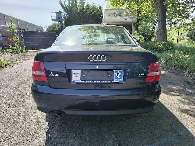 Audi a4 - 2000 - afbeelding 14 van  20
