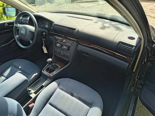 Audi a4 - 2000 - afbeelding 9 van  20